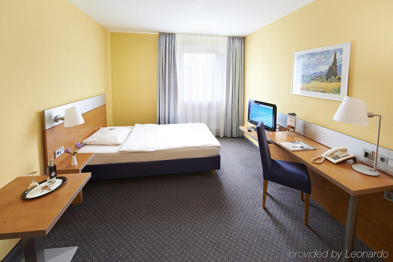 فندق فندق جوتيل آند ليفينج ميونيخ-نيمفنبورج الغرفة الصورة